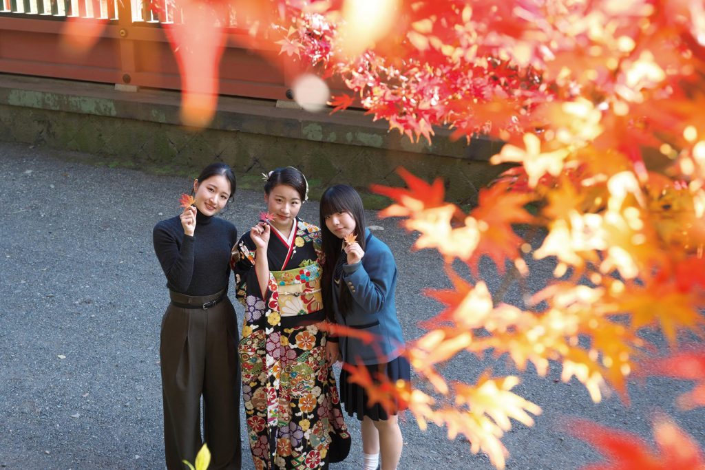 三姉妹で和やかに、ハレの日をお祝い